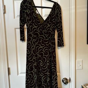 London Times brown Dress with Green Swirl Pattern